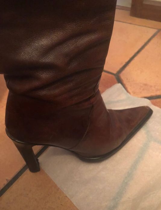 Botas de cano alto em pele