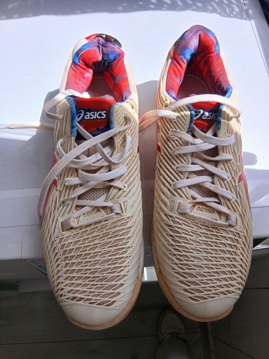 Ténis asics em óptimo estado!!!