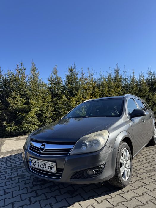 Продам Опель астра Н 1.6 газ-бензин 2011р.в  5500$