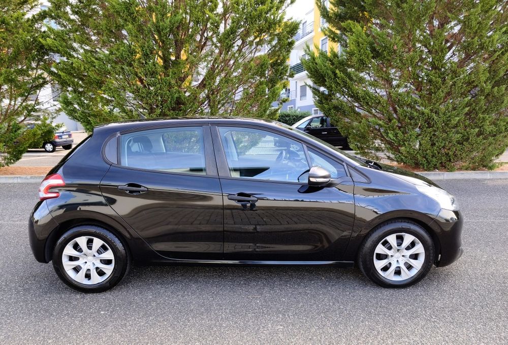 Peugeot 208 1.4 HDi Access – 162.000 km | 18 Meses de Garantia