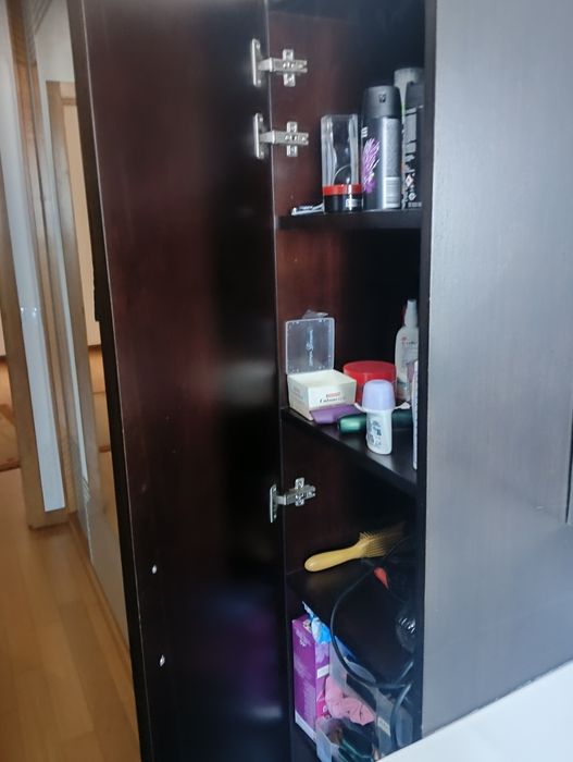 Móvel de casa de banho semi-novo...