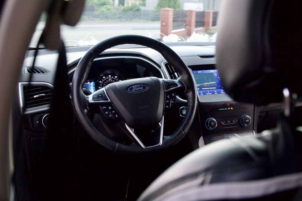 Auto samochód do ślubu Ford Edge / wynajem na imprezy okolicznościowe