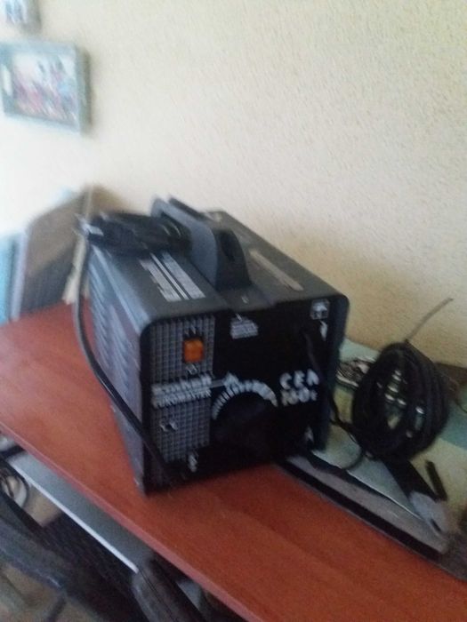 Máquina de soldar Einhel  .Electrodo( como nova)