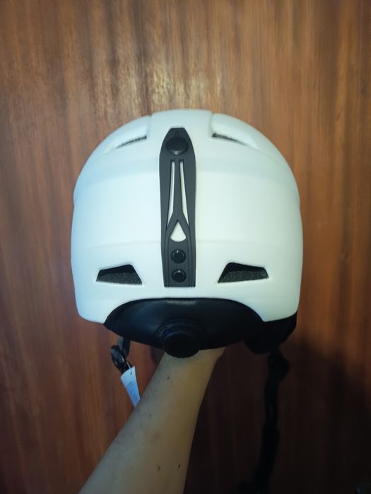 Capacete de esqui e snowboard integrado( Lixada).