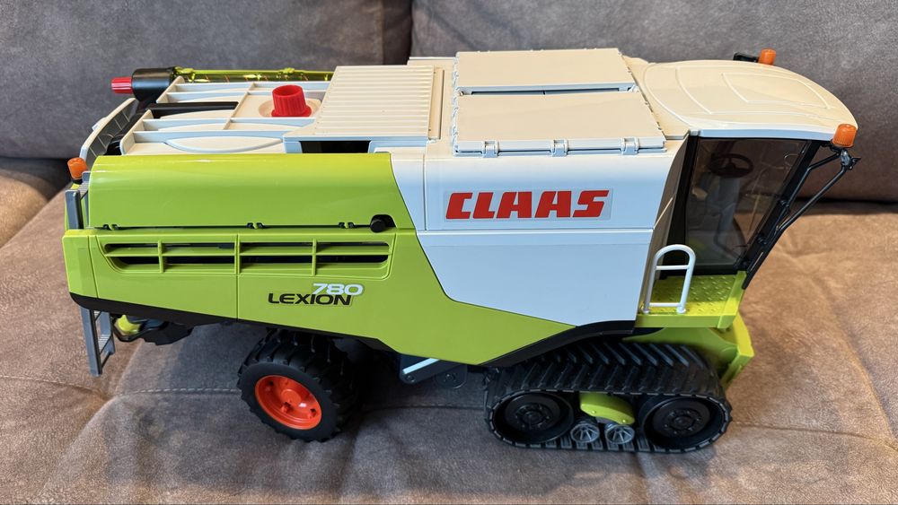 Kombajn Claas  Lexion 780 Bruder 02119