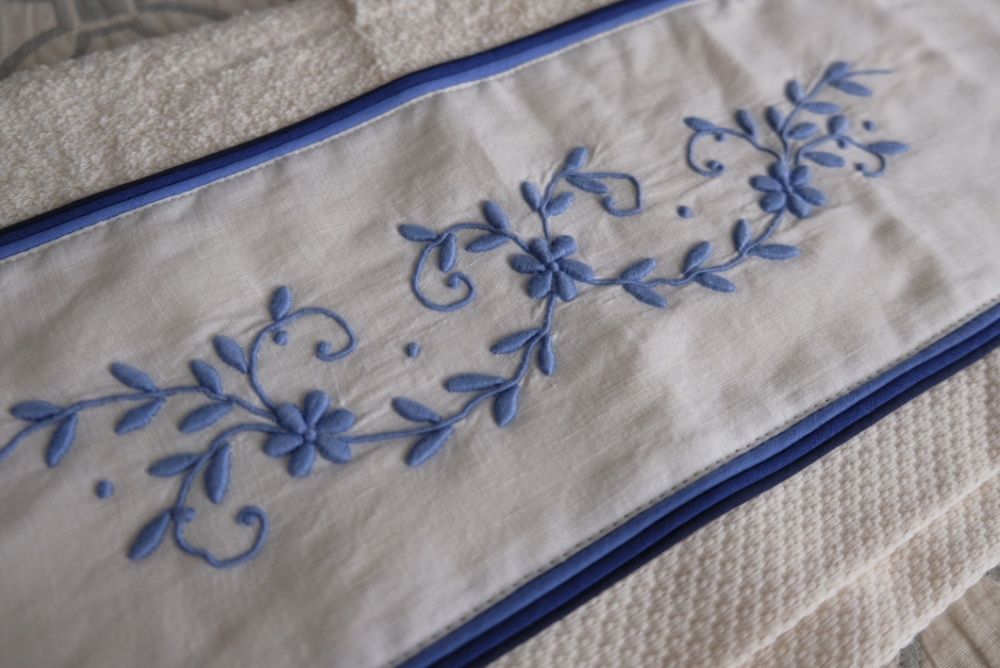 Toalha de rosto em Bordado Madeira 100cmx50cm