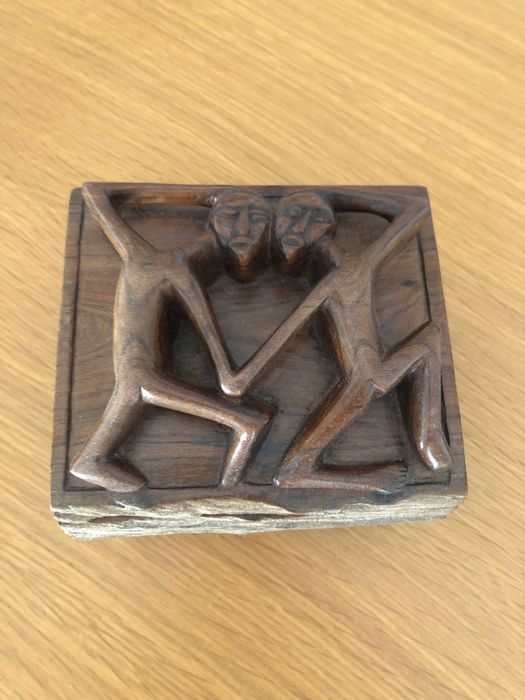 Caixa decorativa em madeira de sândalo africana
