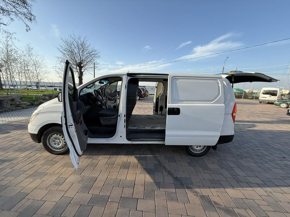 Hyundai H-1, 2012 р, 2,5 л дизель турбіна, Вантажний бус з пневмою!!!