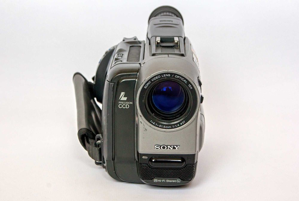 Відеокамера SONY Handycam CCD-TRV62