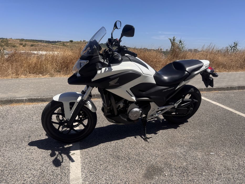 Moto garagem com poucos Km- Honda NC700X com ABS origem
