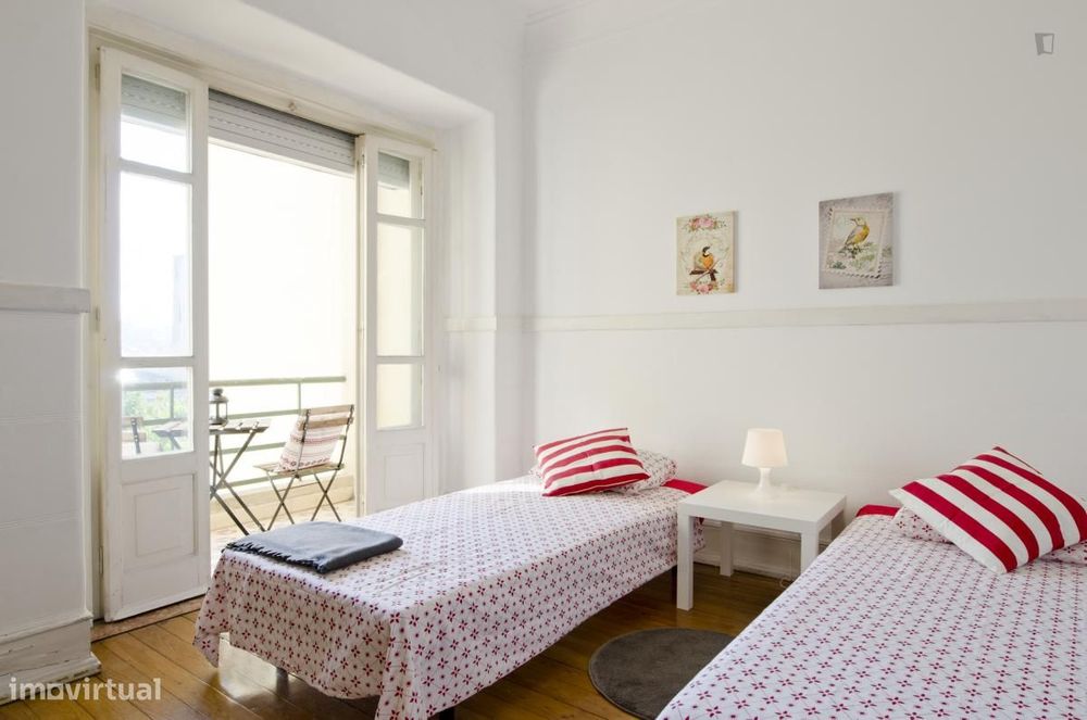 Quarto - localizado em Arroios Lisbon