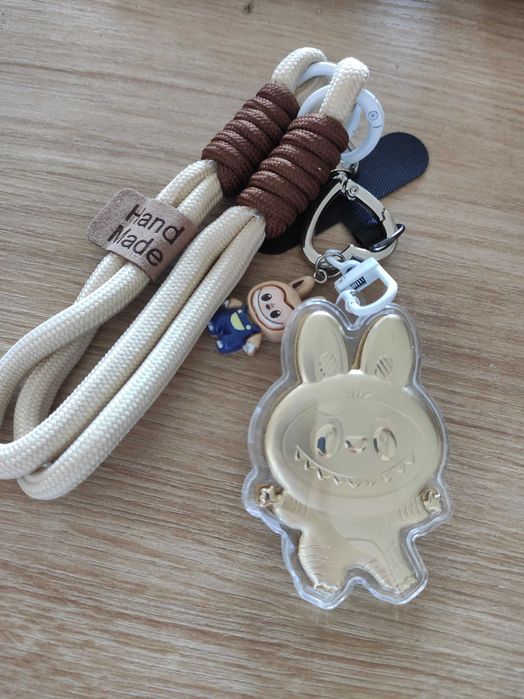 Breloki do komórki Labubu