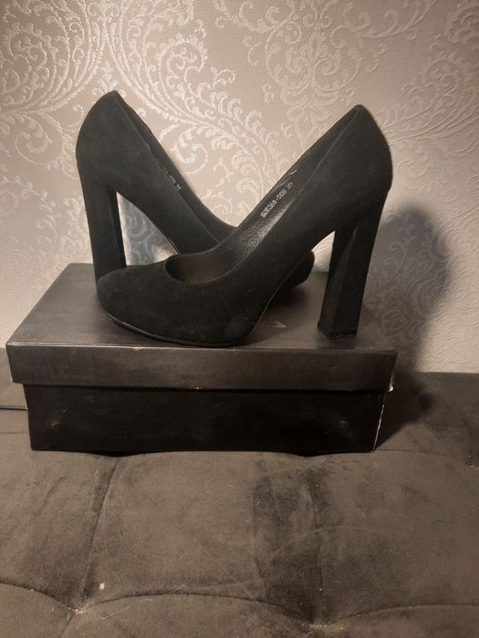 Туфлі замшеві,стильні 35-36 розмір