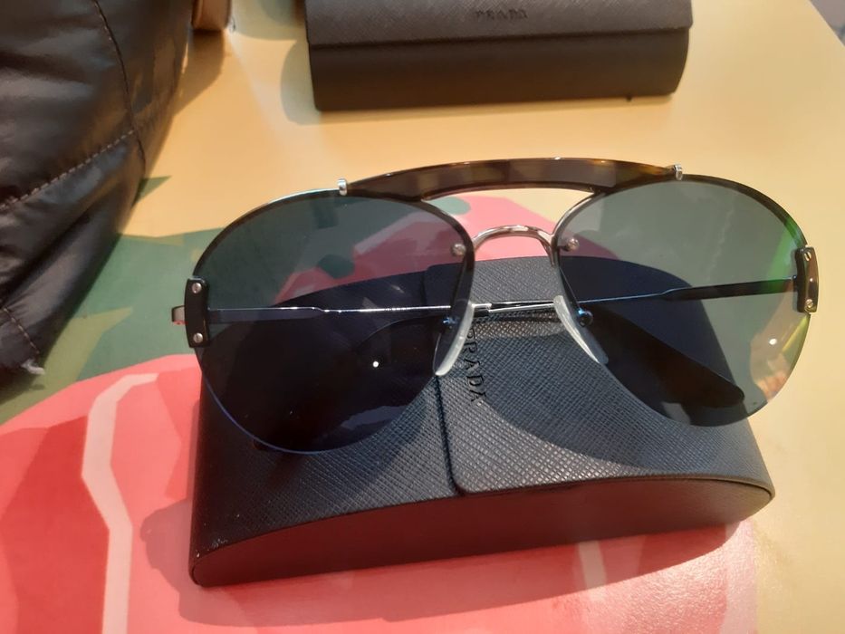 Óculos de sol Prada e chanel