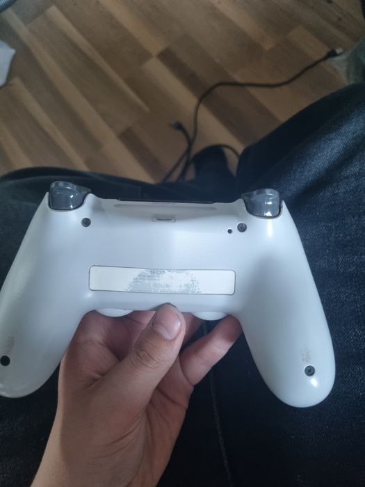 Cześć, sprzedam pada ps4