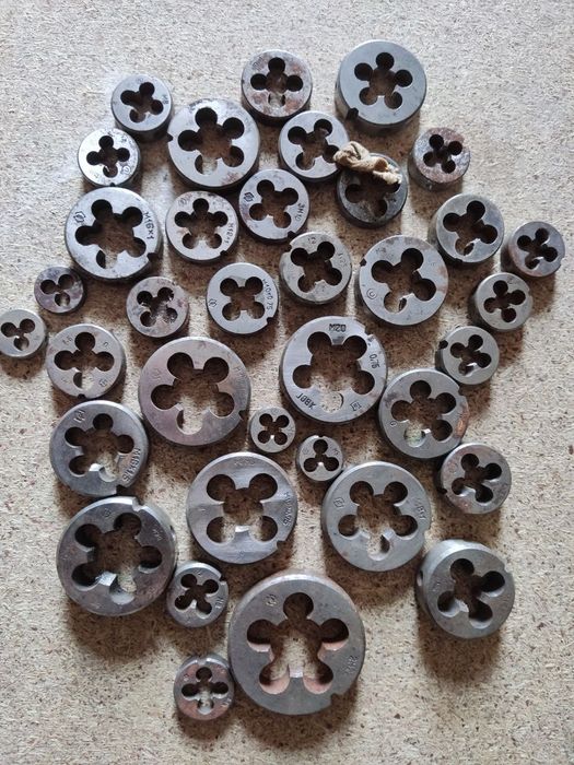 Продам   плашки.