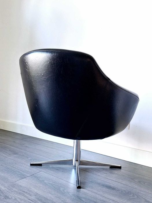 POLTRONA VINTAGE. Vintage armchair