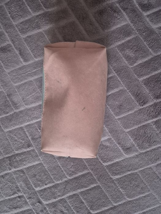 Różowa torba laptop