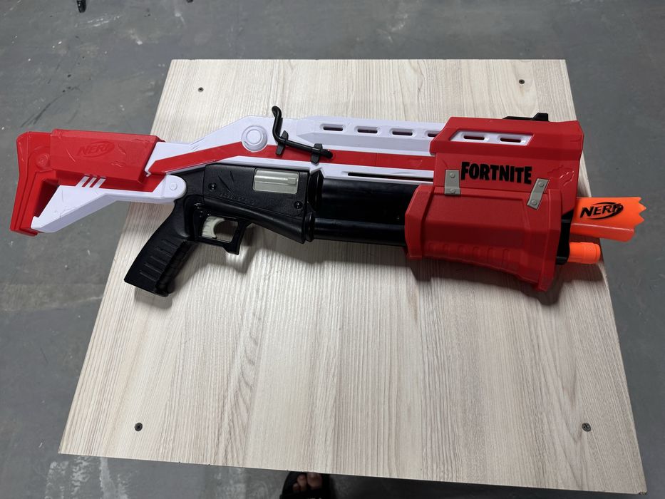 Продається дитячий бластер  Nerf Fortnite TS-1