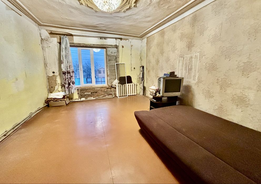 Продаж 2-о кімнатної квартири у приватному секторі  у районі Подол !