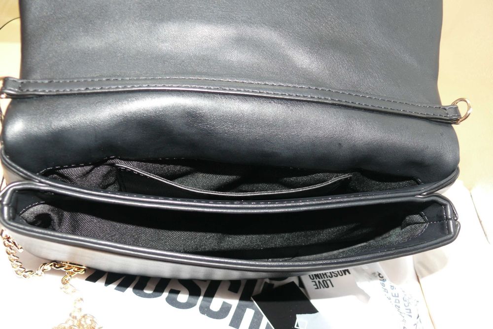 Bolsa Love Moschino. 
Largura : 24.0cm
