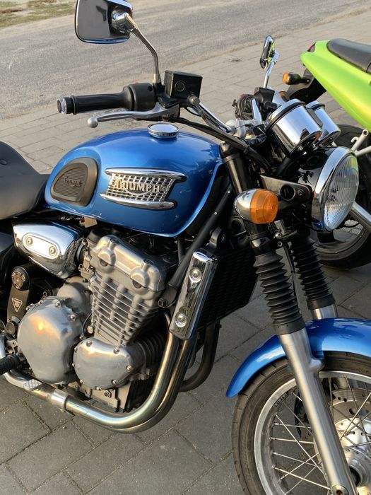 Triumph Thunderbird 900 Bonneville Custom, zarejestrowany