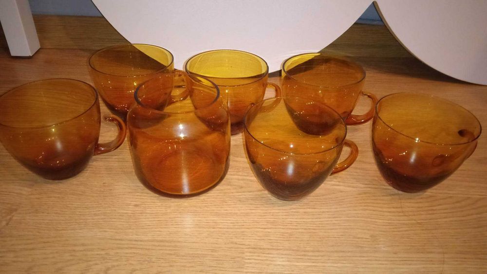 filiżanki miodowe PRL