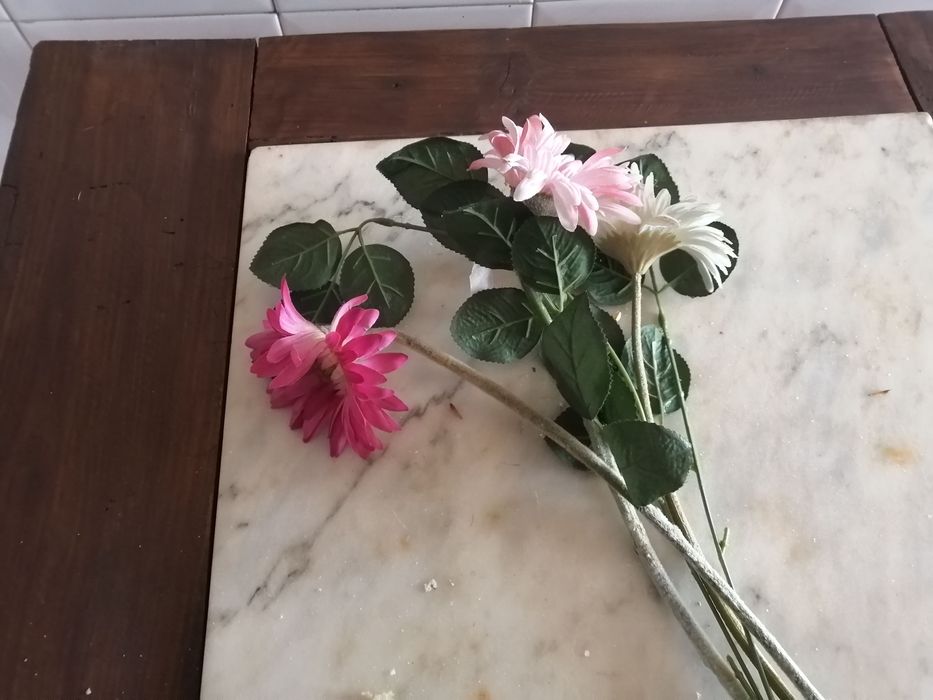 conjunto de flores artificiais