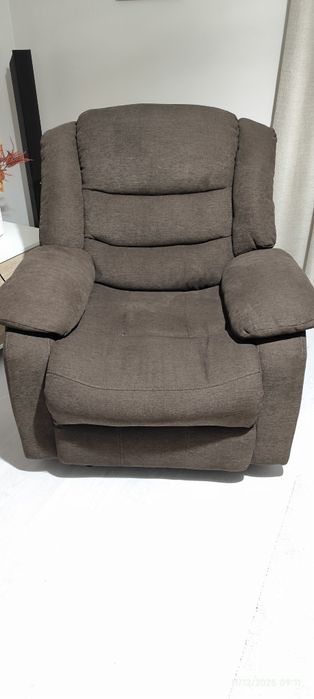 Sofá reclinável em tecido