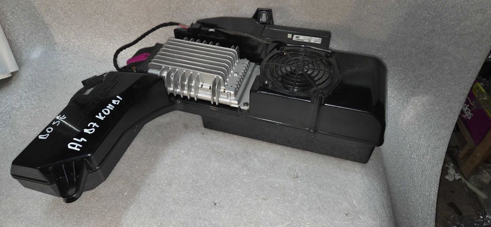 Subwoofer tuba wzmacniacz BOSE Audi A4 B7 kombi kpl