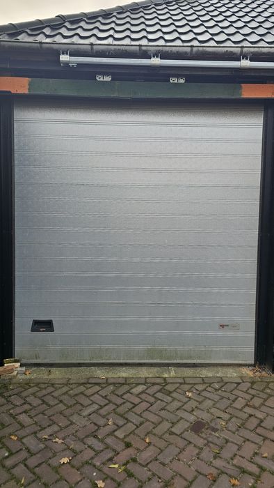 Brama garażowa 2.8x3 panelowa segmentowa rolowana przemysłowa