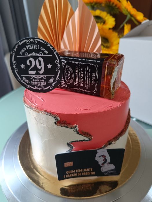 Bolos personalizados, doces, cheesecakes,bolo de vó.