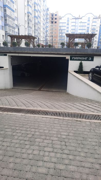 Продам паркомісце Містечко Центральне