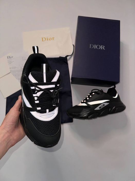 Dior b22.