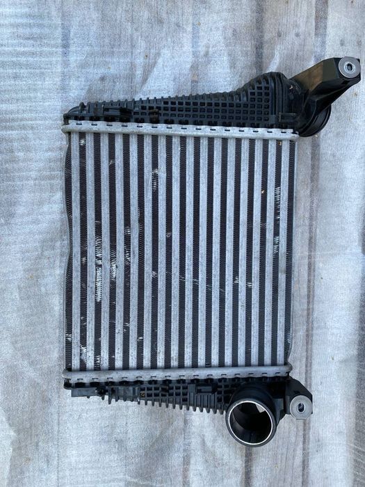 Porsche macan 95b рестайл радіатор інтеркулера лівий 95b145803g