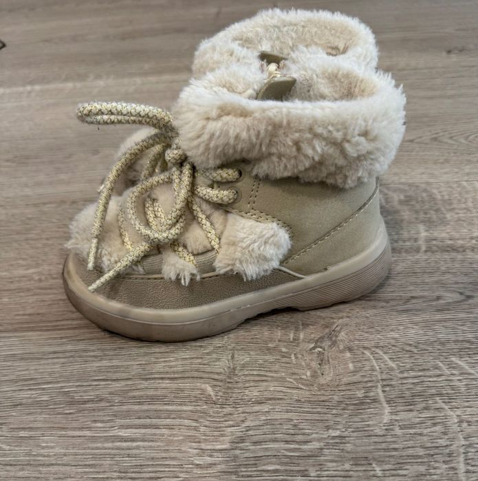 Дитячі зимові черевики розмір 23 Zara
