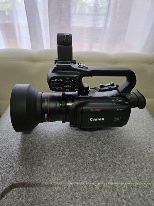Камера Canon XA60