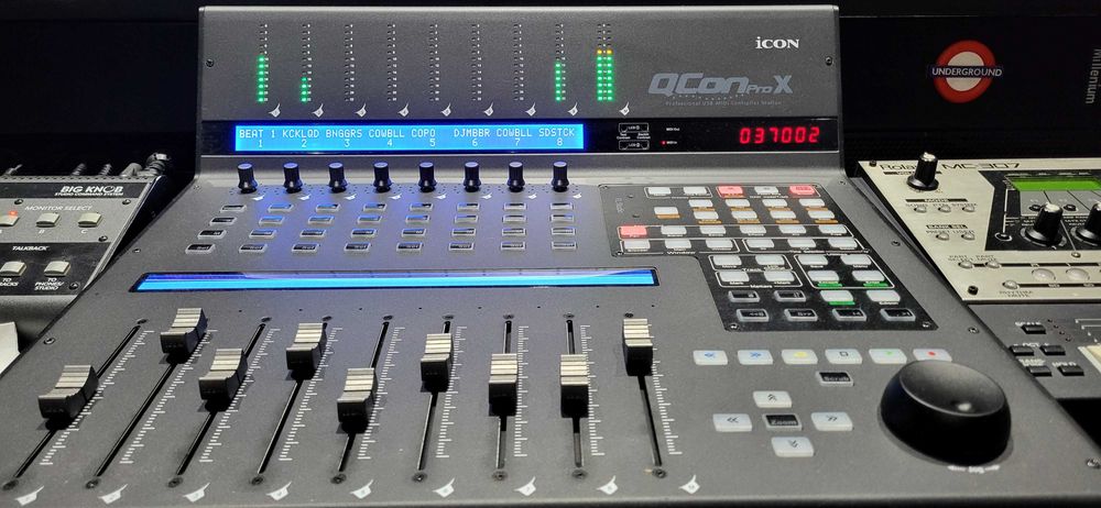 iCon Q-Con Pro X Controlador MIDI DAW USB