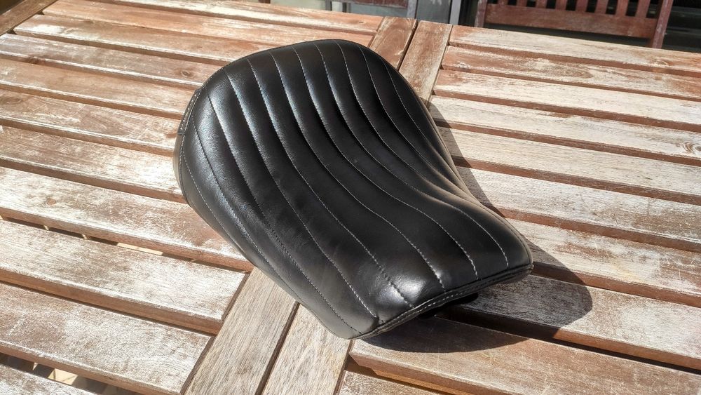 LePera Bare Bones - Rockin' Pleats