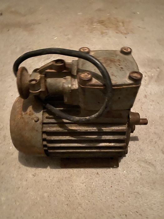 Silnik elektryczny 0,8KW 1400 obr/min 380V