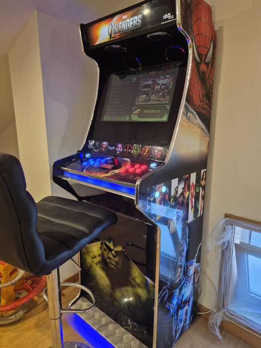 Máquina arcade com 999 jogos