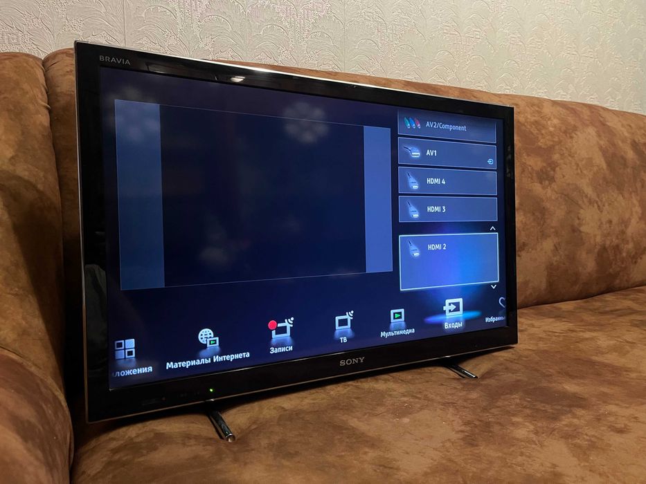 Телевізор Sony  KDL-32HX753 з 3-D