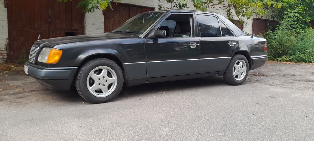 Продам Мерседес W124
