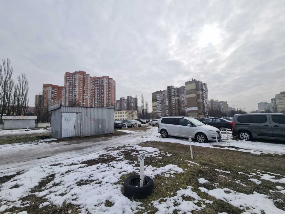 Здам в оренду паркомісця на вул. Чорнобильська, Осіння, від власника