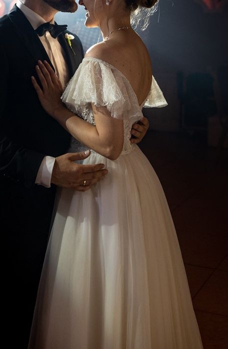 Suknia ślubna, rękawy a'la hiszpanka. Rozmiar S + welon GRATIS!