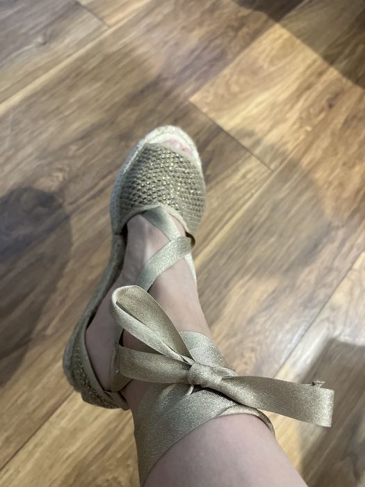 Złote espadryle 38 nowe / buty na koturnie