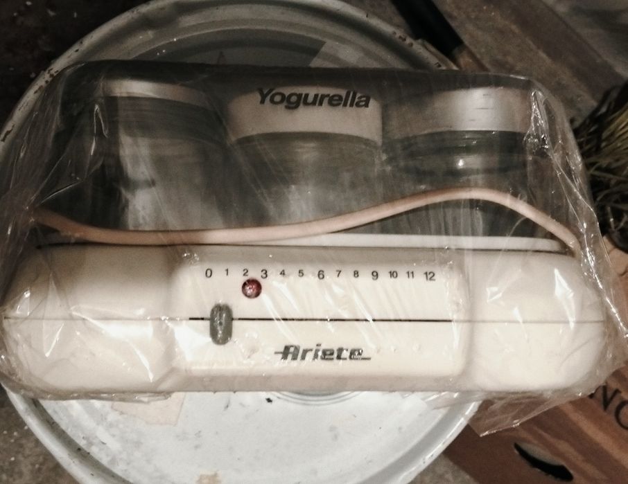 iogurteira elétrica compacta Ariete Yogurella.