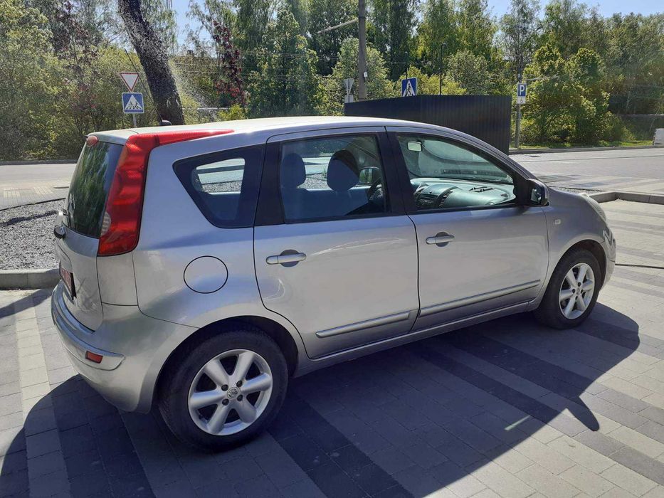 Автомобіль Nissan Note 1.4