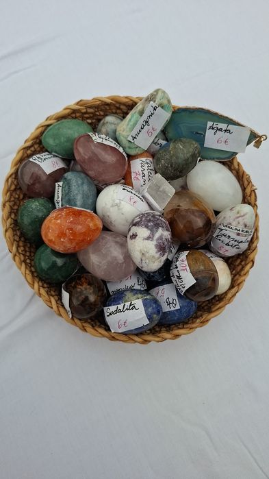 Pedras e cristais variados