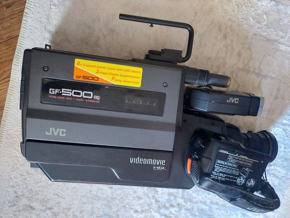 Відеокамера  JVS